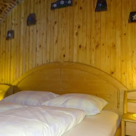 Beautiful In W/ Wifi, Outdoor Swimming Pool And 1 Bedrooms *
