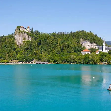 Apartman Beautiful In W/ Wifi, Outdoor Swimming Pool And 1 Bedrooms